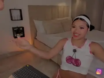 Chaturbate Live Sex of _e_m_m_a_1