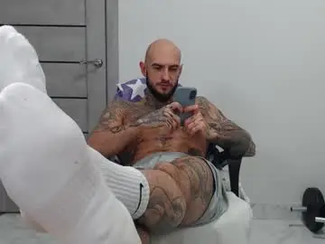 Chaturbate Live Sex Cam of maxi_foxxx