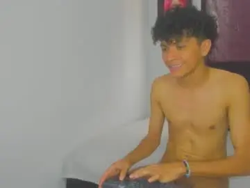 Chaturbate Watch Live Sex Cams of energy_lover137