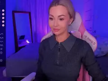 adeleroberts from chaturbate