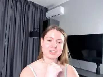 Chaturbate Adult Webcams of hillaryaveles