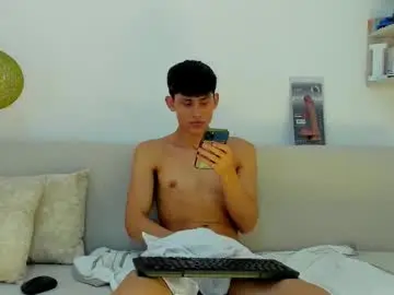 Chaturbate Watch Live Sex Cams of loganoficialx