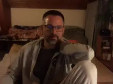 Chaturbate Free Live Porn of supersquirrel81