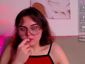 Chaturbate Best live sex cam show of curvy_janie
