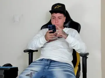 Chaturbate Sex Cam of hellstar_team