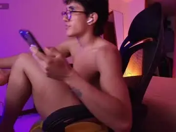Chaturbate Free Live Porn of emilio_rivs