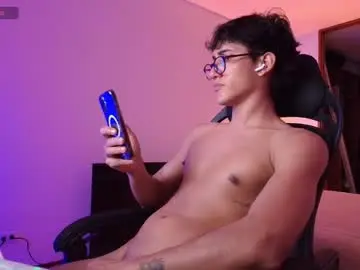 Chaturbate Adult Webcam of emilio_rivs