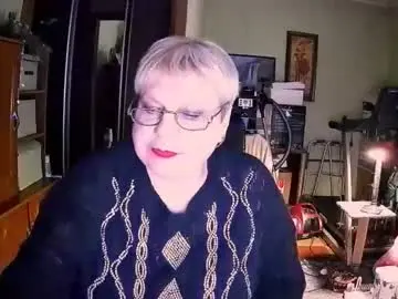 beverlyqcynia from chaturbate