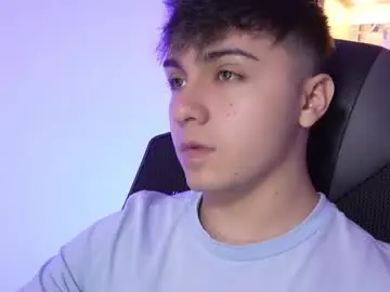 Chaturbate Watch Live Sex Cams of aron__cooper