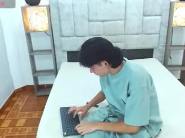 Chaturbate Live Porn of tom_0002