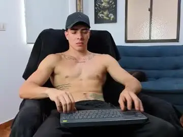 Chaturbate Live Sex Cam of ethangreey1