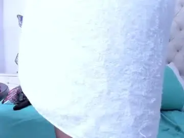 Chaturbate Live Sex Cam of selena_beautyy