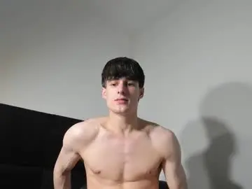 Chaturbate Live Sex Cam of skinnyguywithbigd