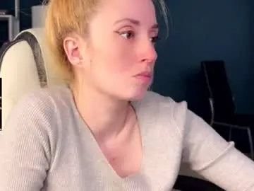 Chaturbate Live Sex Cam of super_peach_stream