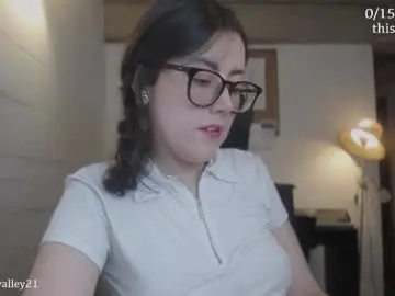 Chaturbate Live Sex Cam of cherrybunny21