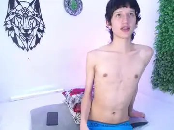 Chaturbate Best live sex cam show of emmo_boy