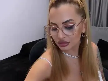 Chaturbate Live Sex Cam of lovelyblondyxxx