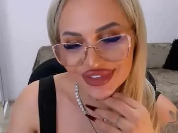 lovelyblondyxxx from chaturbate