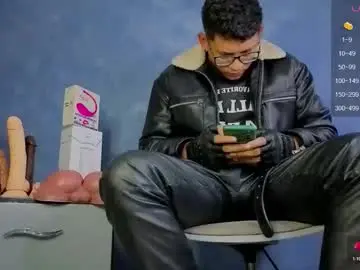 Chaturbate Free Live Porn of tom_brown12