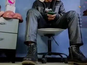 Chaturbate Sex Cam of tom_brown12