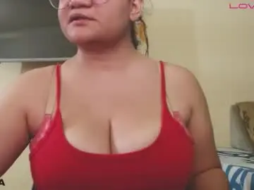 Chaturbate Watch Live Sex Cams of camiilahotxxx