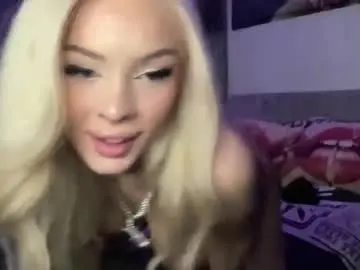 Chaturbate Nude Webcam of diamond_the_blonde