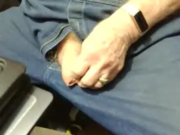 Chaturbate Live Sex Cam of fatfreddythecat