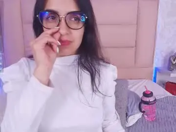 Chaturbate Live Sex Cam of leti_white