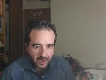 Chaturbate Live Sex Cam of curiosillo1983