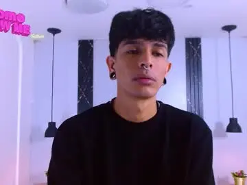 Chaturbate Live Sex Cam of franvill_trato