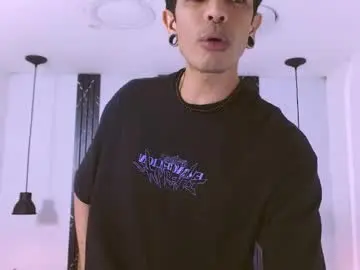 Chaturbate Live Sex Cam of franvill_trato