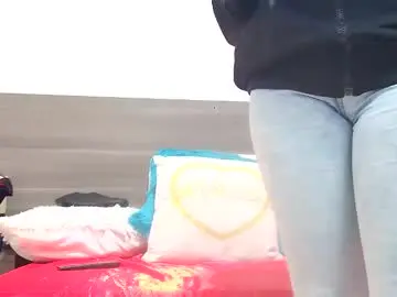 Chaturbate Live Sex Cam of milahot23