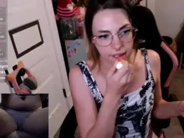 Chaturbate Live Sex Cam of kierbearkisses