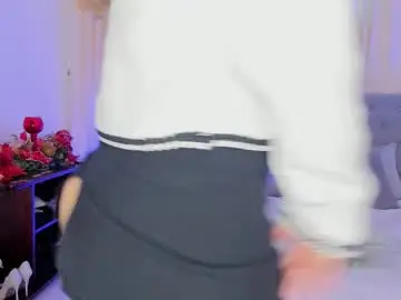 Chaturbate Adult Video Chat of laura__martiinez