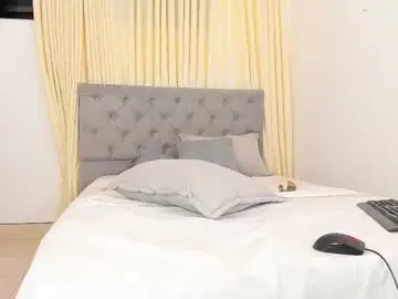 Chaturbate Nude Webcam of laura__martiinez