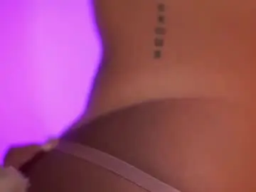 Chaturbate Live Sex of little_vel