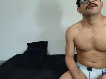Chaturbate Best live sex cam show of benjamin613999