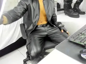 Chaturbate Nude Webcam of master_leather777