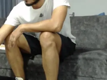 Chaturbate Best live sex cam show of maxxxiimiliano