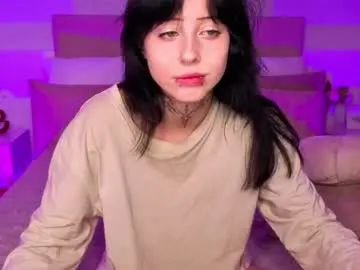 Chaturbate Live Sex Cam of sn0w__queenn