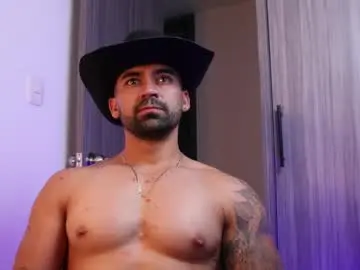 Chaturbate Live Sex Cam of _mikestone