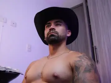 Chaturbate Nude Webcam of _mikestone