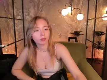 Chaturbate Live Sex Cam of callmenora