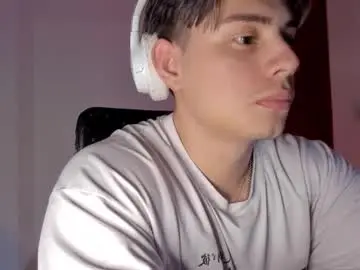 Chaturbate Live Sex Cam of gio_russo