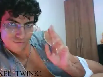 Chaturbate Live Sex Cam of axellatino_