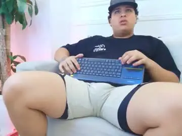 Chaturbate Free Live Porn of bennett_alejoo