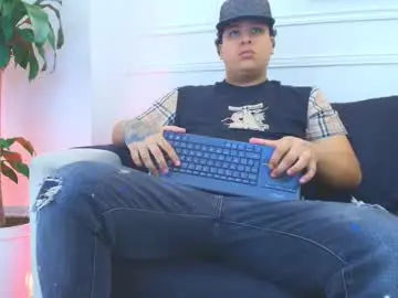 Chaturbate Free Live Porn of bennett_alejoo