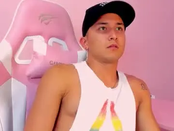 Chaturbate Best live sex cam show of brandoncolee