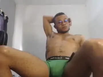 Chaturbate Live Sex Cam of ian_tuner