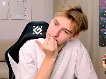 Chaturbate Live Sex Cam of mrsexycum4u